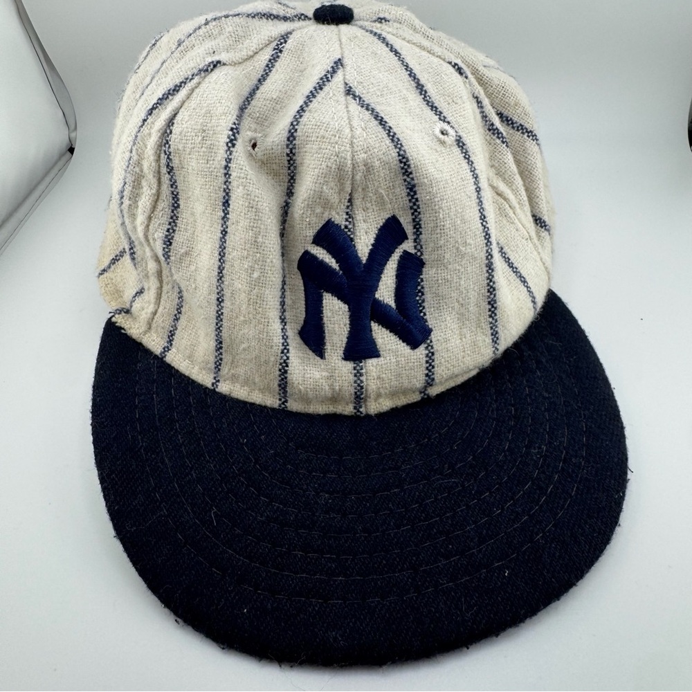Vintage American Needle Yankees Hat, Size 7 1/4